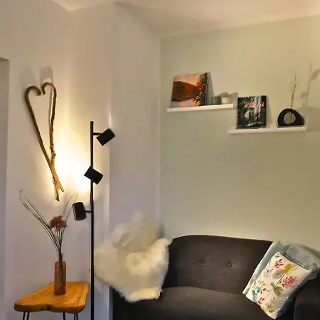 Bellevue Apartment *