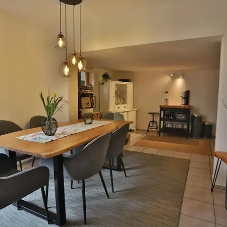 Bellevue Apartment *